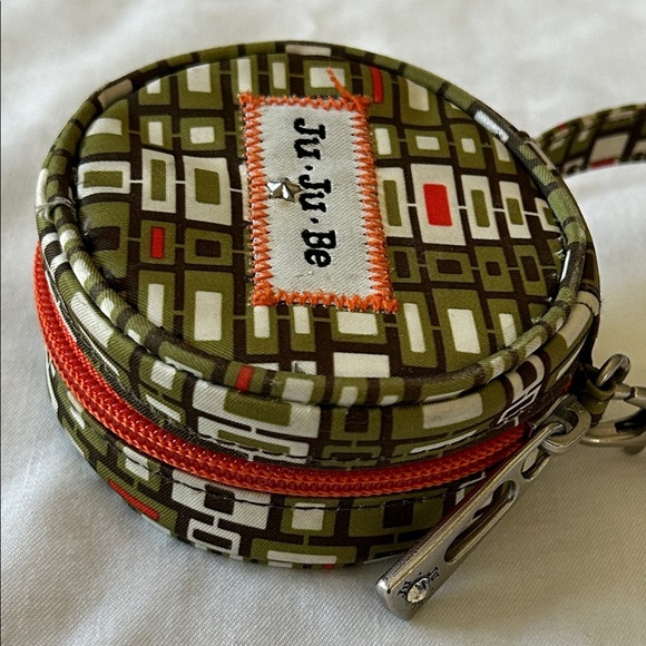 Ju Ju Be Paci Pod Pacifier Holder in Jungle Maze design - Picture 5 of 8